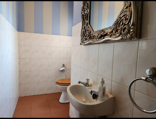 2 BEDROOM APARTMENT FOR SALE IN KEY WEST ESTATE